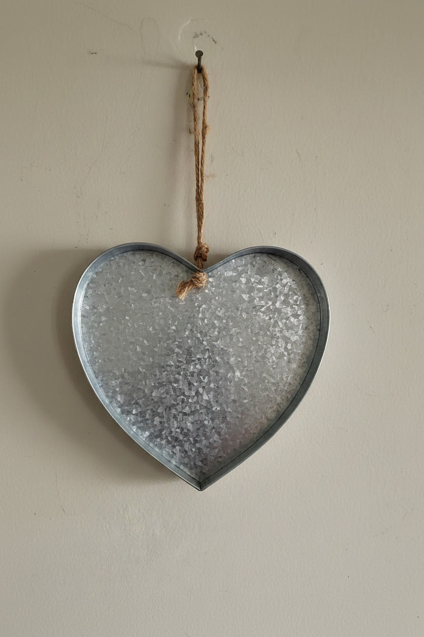 WD-102 Tin Heart Wall Decor