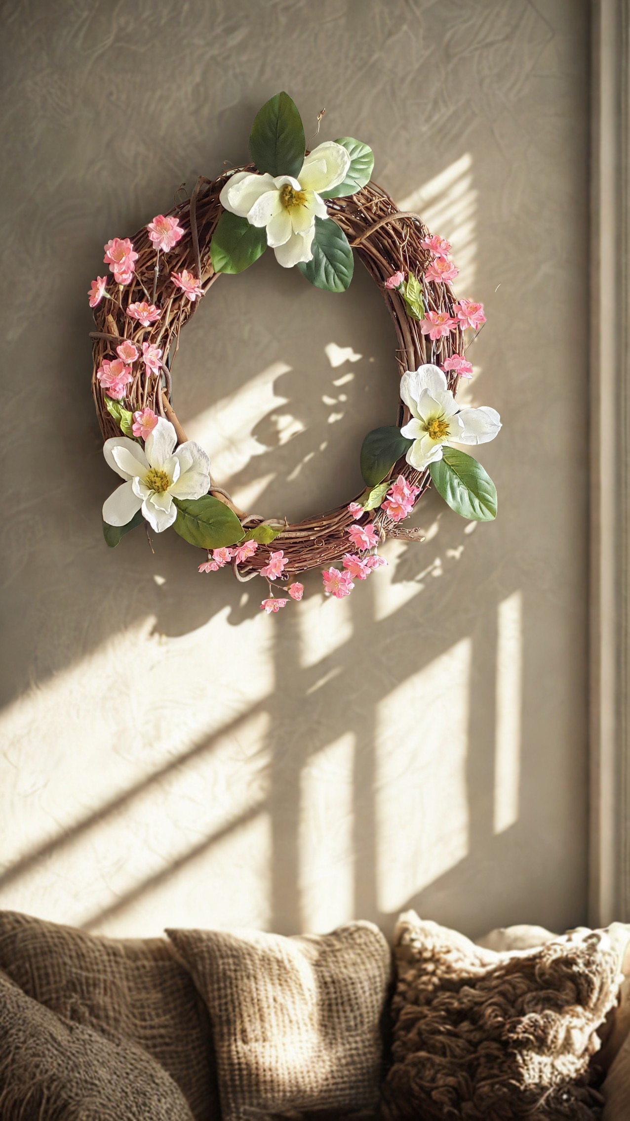 GRFD-106  18-Inch Magnolia and Miniature Rose Wreath